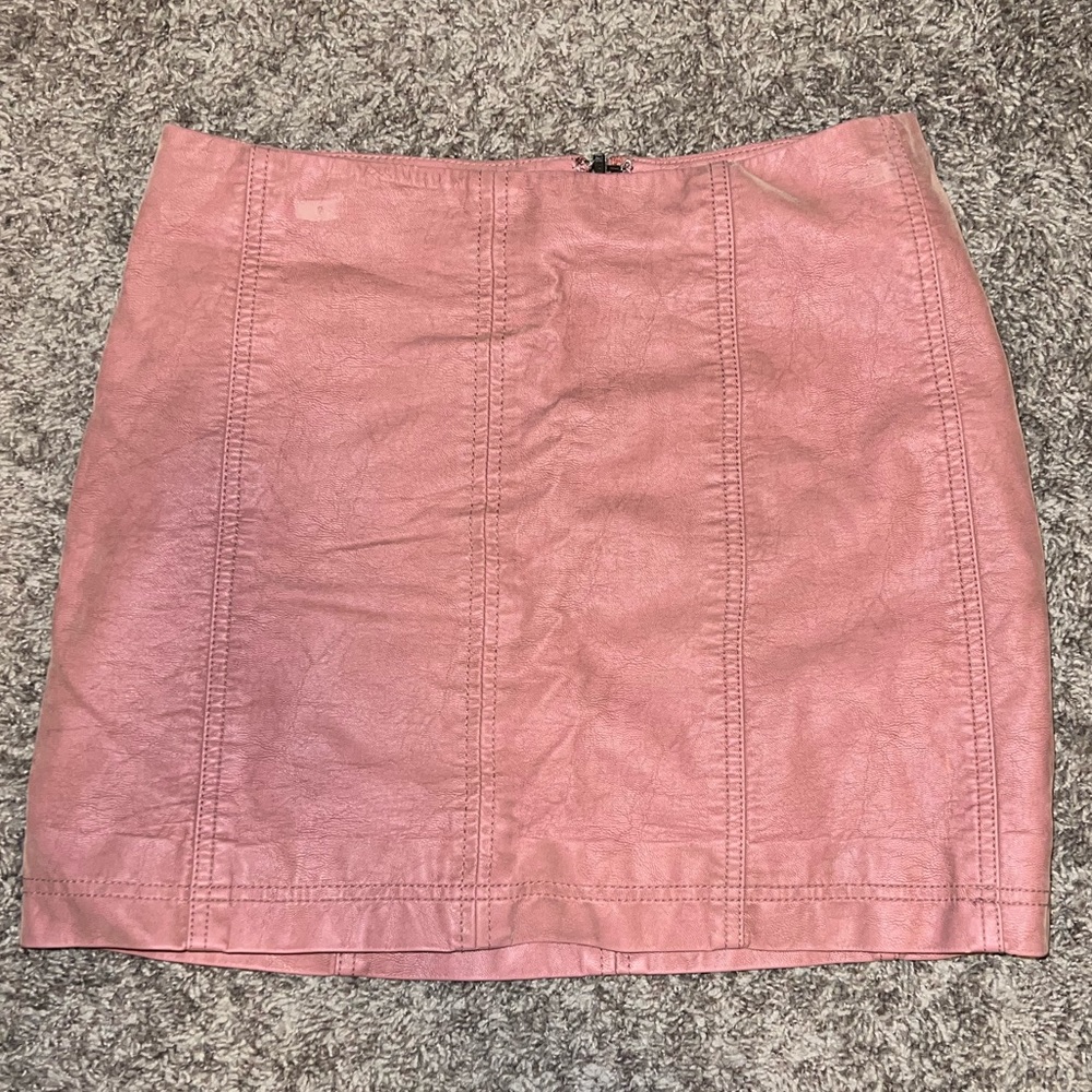 Pink faux leather free people skirt size 6.